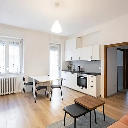 Large Two-room Near The Tolstoy Metro Stop *