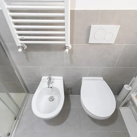 Large Two-room Near The Tolstoy Metro Stop Apartmán